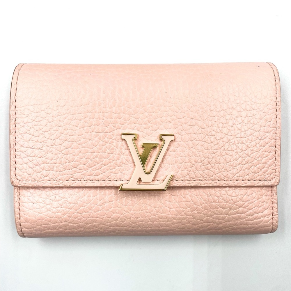 Louis Vuitton Capucines Compact Wallet (M82361)